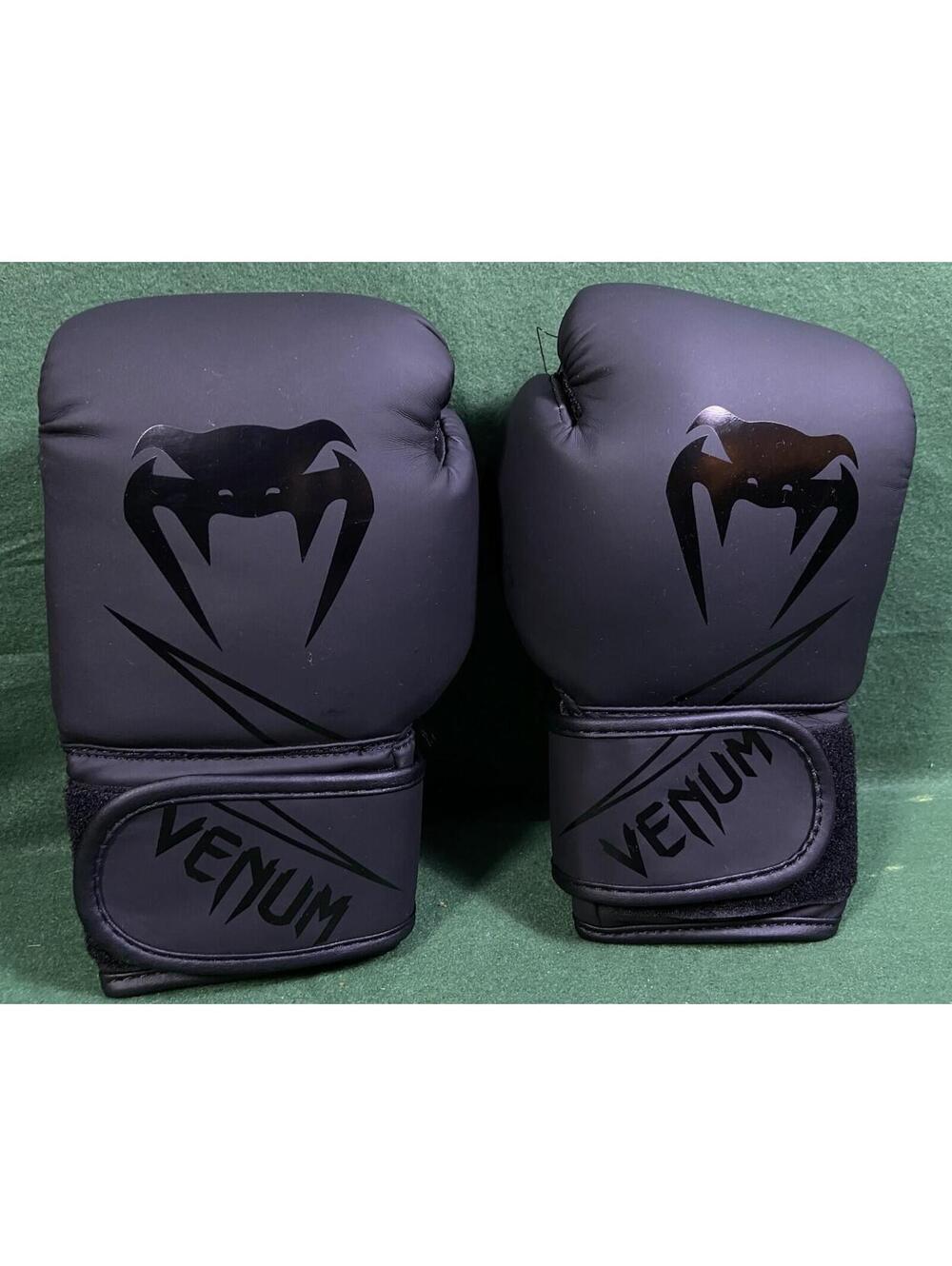 Venum Classic Boxing Gloves - 8oz, Unisex, Synthetic Leather Training Gloves UFC